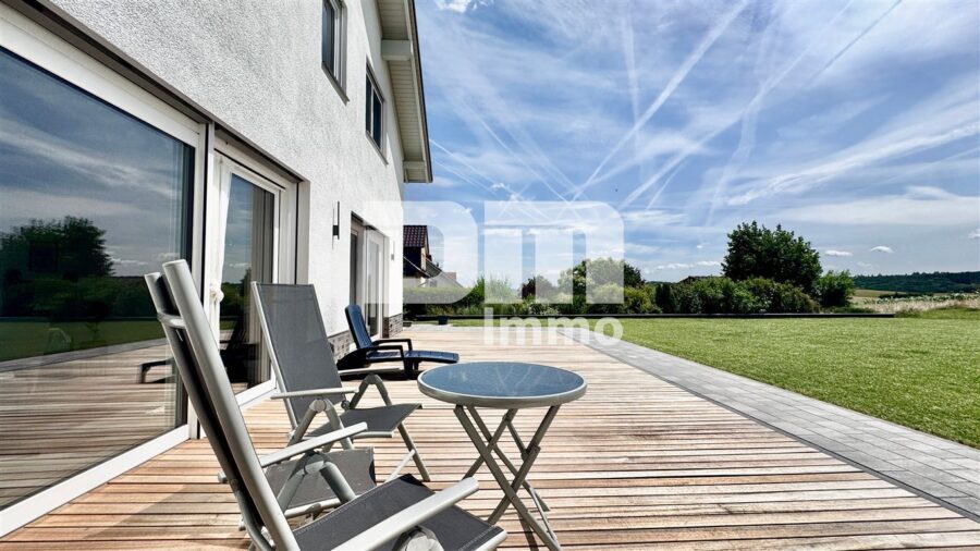 Exklusiver Neubautraum mit Premium-Ausstattung, großer Terrasse und Doppelgarage - EG Terrasse